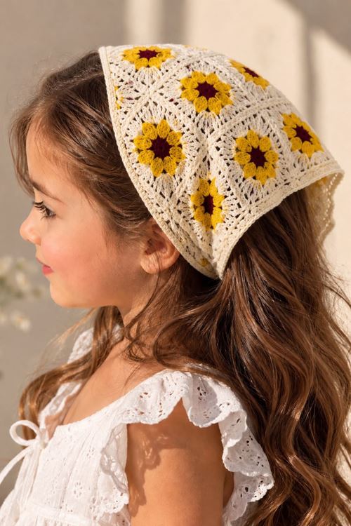 Miniğimin Cicileri Örgü Desenli Kız Çocuk Üçgen Bandana - Kahve
