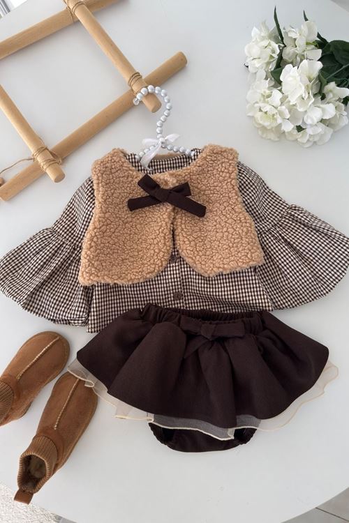 Peluş Yelekli Ekose Bluzlu Etekli Bloomer Kız Bebek 3’lü Takım - Kahve