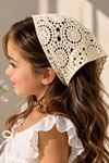 Miniğimin Cicileri Örgü Desenli Kız Çocuk Üçgen Bandana - Krem