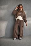 Büzgü Detaylı Crop Sweatshirtlü Kargo Pantolon Kız Çocuk 3’lü Takım - Kahverengi