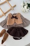 Peluş Yelekli Ekose Bluzlu Etekli Bloomer Kız Bebek 3’lü Takım - Kahve
